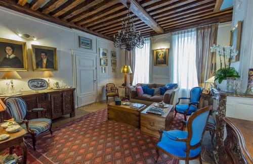 Bourgogne Casa | Esta casa del siglo X se encuentra en un entorno extraordinario en el centro de Orleans