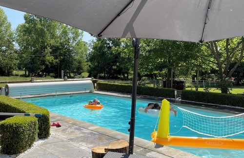 Etival-les-le-Mans Cama Y Desayuno | Chambres d'Hote sleeps 4 with swimming pool and fully equipped kitchen Le Mans/Circuit 24 H