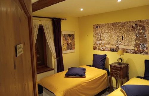 Uchon Cama Y Desayuno | Chambres et table d'hôtes : LES SENTIERS DE LA BREME