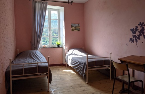 Montaillou Cama Y Desayuno | Chambres Familiales Dans un Maison D'hôtes au Plein Nature et Lhistoire Cathare
