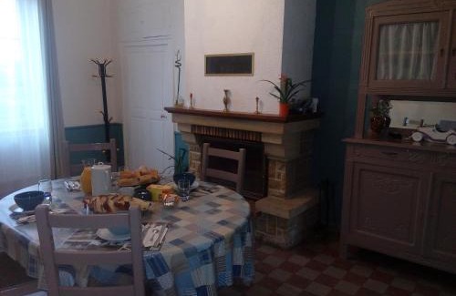 St Denis de Gastines Cama Y Desayuno | Chambres " Orchidées "