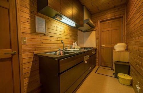 Madarao Mountain Resort Cabaña | Chamonix 5 / Myoko Niigata