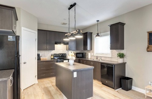 Sylvan Lake Casa | "Champagne" 3Bdrm Townhome in Sylvanlake