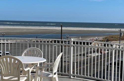 North Wildwood Apartamento | Champagne Island Resort Unit 305