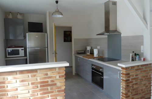 Montpon-Menesterol Casa | Champaubier House – Heated Pool, Private Park, Ideal for 10 Guests in Montpon-Ménestérol