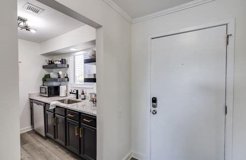 East Bank Condominio | Championship Nashville 1 Bedroom Riverfront Condo