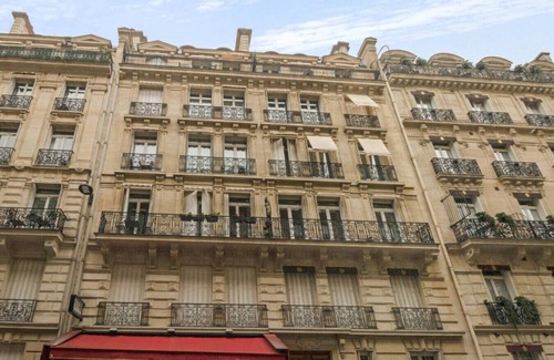 Champs-Elysees Apartamento | Champs Elysées!Montaigne, New&Luxurious 6pers flat