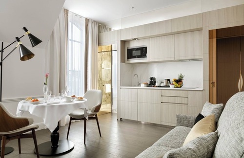 Faubourg-du-Roule Apartamento | Champs Elysees Duplex Toits de Paris With Aircon