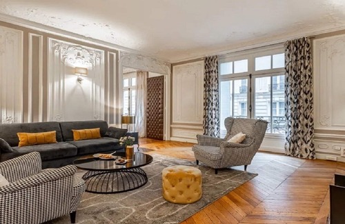 8th Arrondissement Apartamento | Champs Elysees-the mythical Avenue of Paris-an elegant space of 160m2