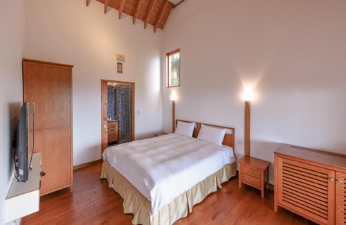 Lugu Casa | Chan Shuo The Pavilion of Phoenix
