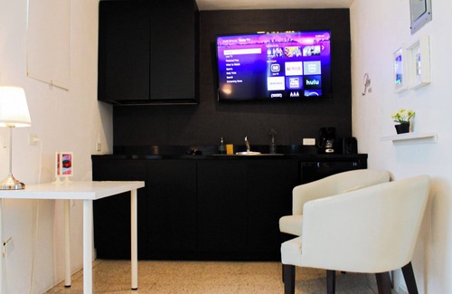 Ponce Centro Apartamento | Chandelier 202