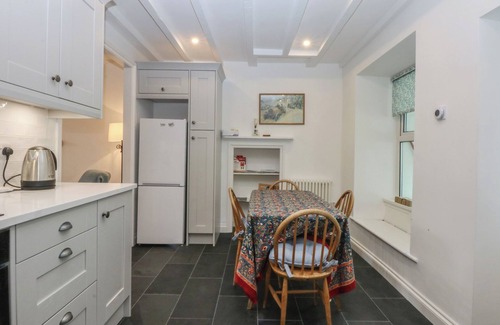 Dolwyddelan Cabaña | CHANDOS, pet friendly, with open fire in Dolwyddelan