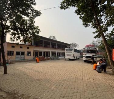 Misrikh Casa | Chandrakala Ashram