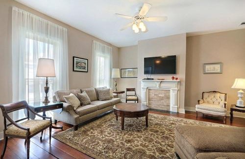 Savannah Victorian District Casa | Change of Place Estate