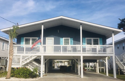 North Myrtle Beach Casa | Inicio del canal con muelle a pocos pasos de la playa