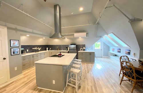 Clayton Apartamento | Channel View Residence at the Dygert House