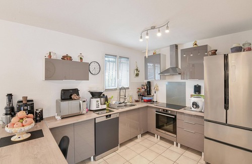 Saint-Medard-de-Guizieres Cabaña | Habitación cerca de Saint-Émilion con piscina