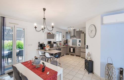 Saint-Medard-de-Guizieres Cabaña | Habitación cerca de Saint-Émilion con piscina