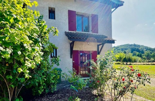 Saint-Simeon-de-Bressieux Casa | Charm and comfort in Isère