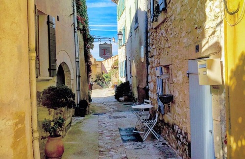 Ventabren Casa | Character apartment with independent entrance in a beautiful quiet village