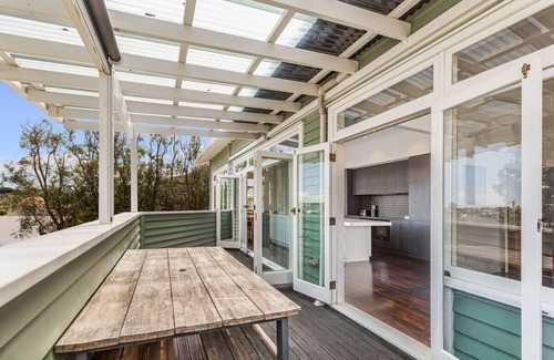 Greenlane - Ellerslie Casa | Character-Filled Home w/Parking