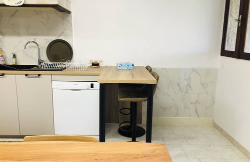 Albitreccia Cama Y Desayuno | Character house in the center of the seaside resort of Porticcio