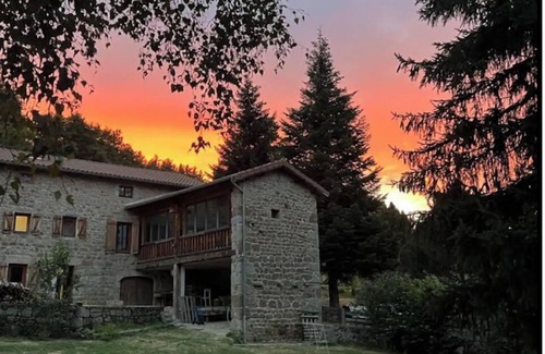 Viverols Casa | Character house