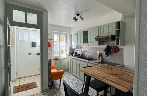 Foix Casa | Character house, located beneath the Château de Foix. Ideal for families.