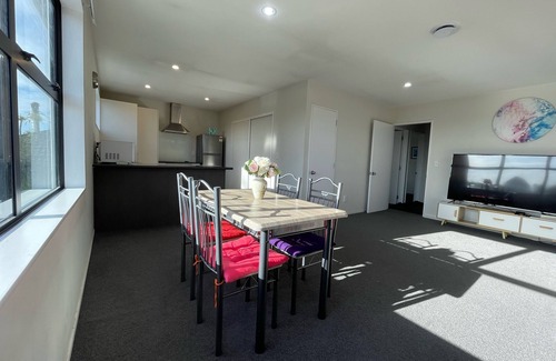 Saint Albans Casa | Character, quiet & new, near CBD: CNZhouse