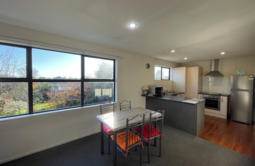 Saint Albans Casa | Character, quiet & new, near CBD: CNZhouse