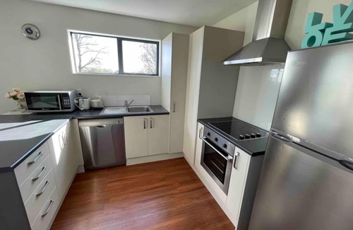 Saint Albans Casa | Character, quiet & new, near CBD: CNZhouse