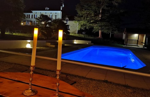 Horsarrieu Villa | Característica villa de época de piedra para hasta 14 cerca de todos los servicios con piscina climatizada.