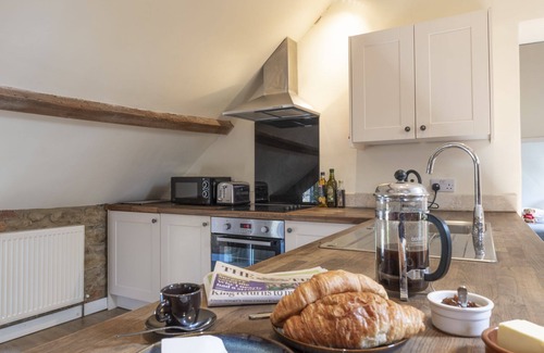 Sibford Gower Apartamento | Characterful and spacious dog friendly holiday cottage in the Cotswolds- The Granary at Oriel Farm