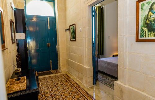 St. Julian's Apartamento | Characterful ground floor townhouse