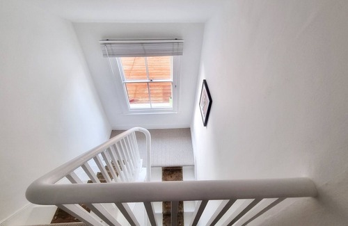 Harlesden Apartamento | Characterful west London 1BR flat split over two levels with roof terrace