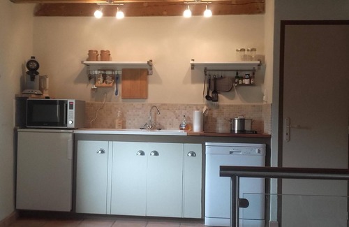 Varaire Casa | casa típica con piscina de agua salada de 9x4 metros en el borde del pueblo de Varaire