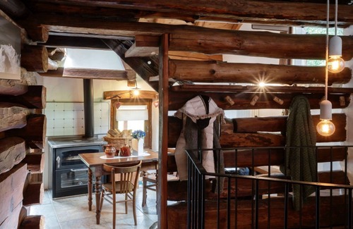 Valtournenche Chalet De Esquí | Characteristic rustic-style rascard in an panoramic hamlet with Matterhorn view