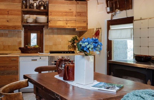 Valtournenche Chalet De Esquí | Characteristic rustic-style rascard in an panoramic hamlet with Matterhorn view