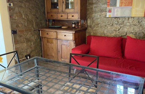 Castelfranco Piandisco Casa | Characteristic two-room apartment in stone, surrounded by nature