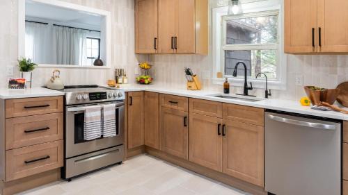 New Paltz Casa | Charcoal Chalet by AvantStay A Design w Firepit