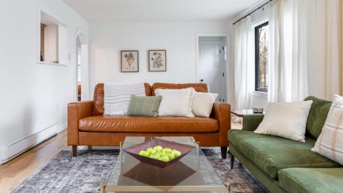 New Paltz Casa | Charcoal Chalet by AvantStay A Design w Firepit