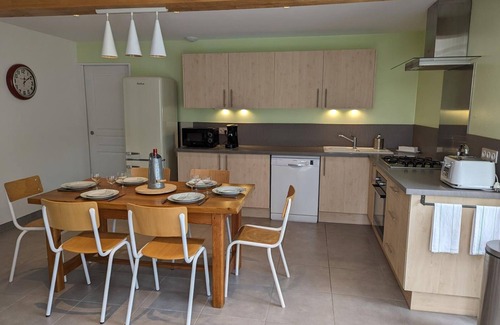 Salles-de-Barbezieux Cabaña | Casa luminosa con piscina, sauna y gimnasio en Salles-de-Barbezieux