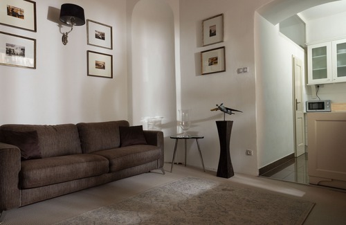 Mala Strana Casa | Plano de Charles Bridge I Soundproof I Bellamente amueblado