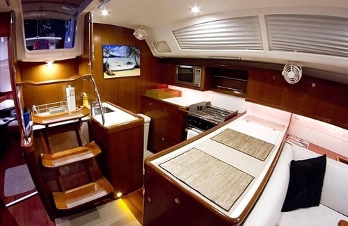 Downtown Charleston Alquiler De Eote | El yate de lujo de 50 pies de Charleston, 'Fate' y Kismet Party Yacht