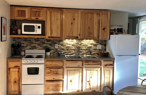 Woods Bay Casa | Charley's Cottage Flathead Lake Beach Pets Yes!