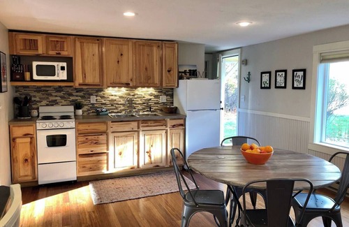 Woods Bay Casa | Charley's Cottage Flathead Lake Beach Pets Yes!