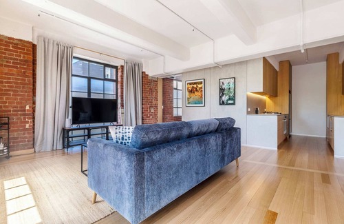 Fitzroy Condominio | Charlie's Chocolate Factory-Unwrap Fitzroy's Charm