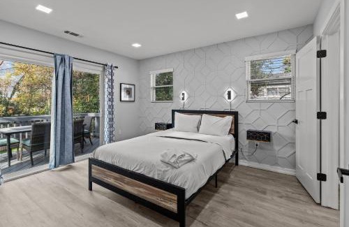 Charlotte Casa | Charlotte Retreat: Luxury 4BR Heaven