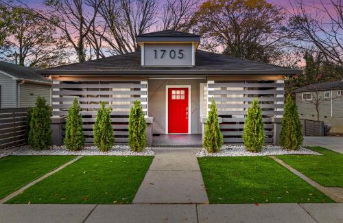 Charlotte Casa | Charlotte Retreat: Luxury 4BR Heaven