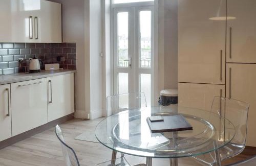 Ayr Casa | Charlotte Street